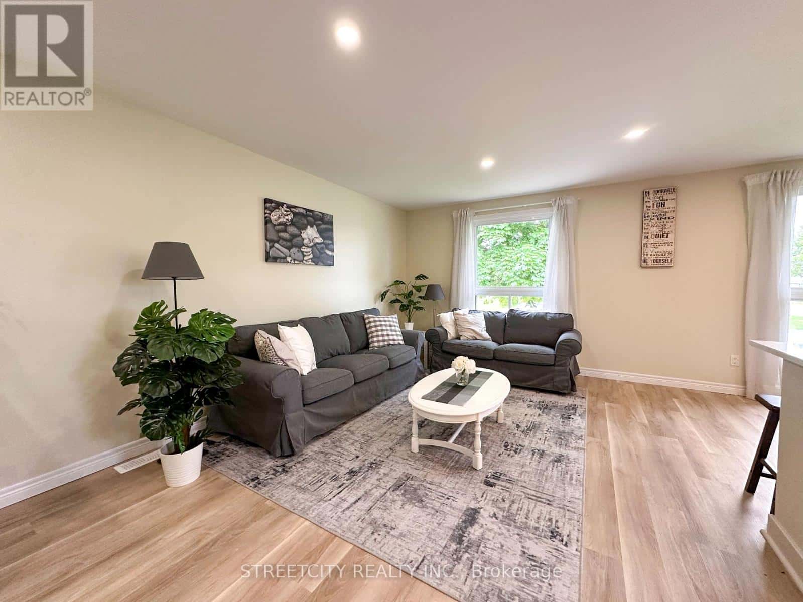 1578 COUNCILLORS STREET — St. Clair, Ontario - Photo 5 of 30