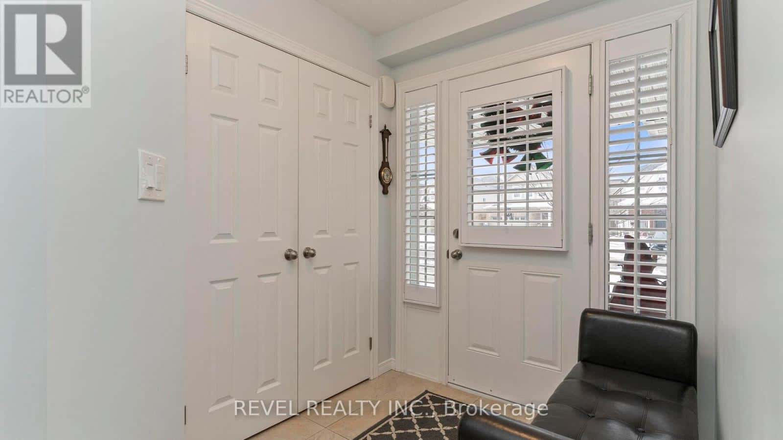 2446 ASIMA DRIVE — London South (South U), Ontario - Photo 4 of 37