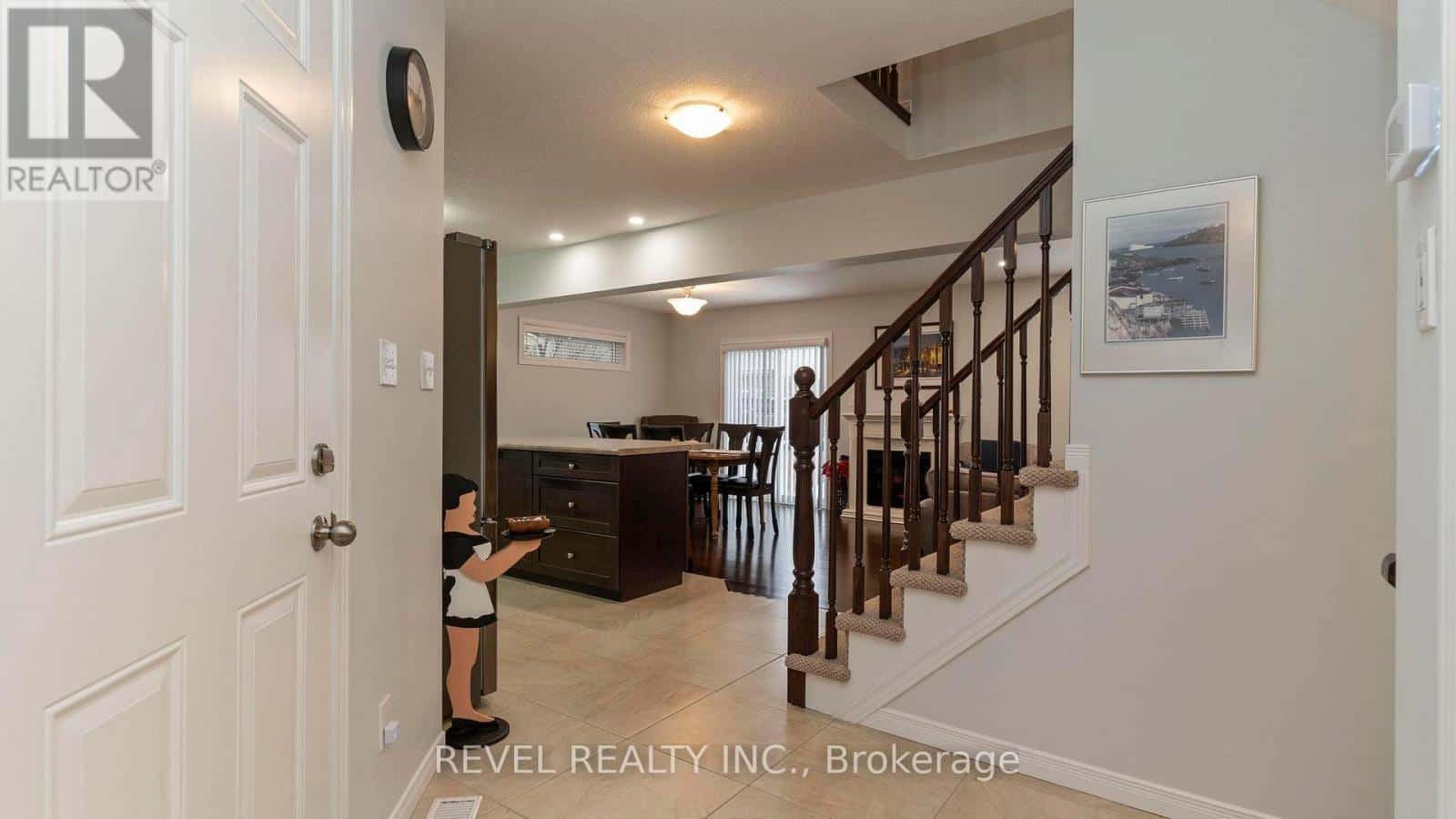 2446 ASIMA DRIVE — London South (South U), Ontario - Photo 5 of 37