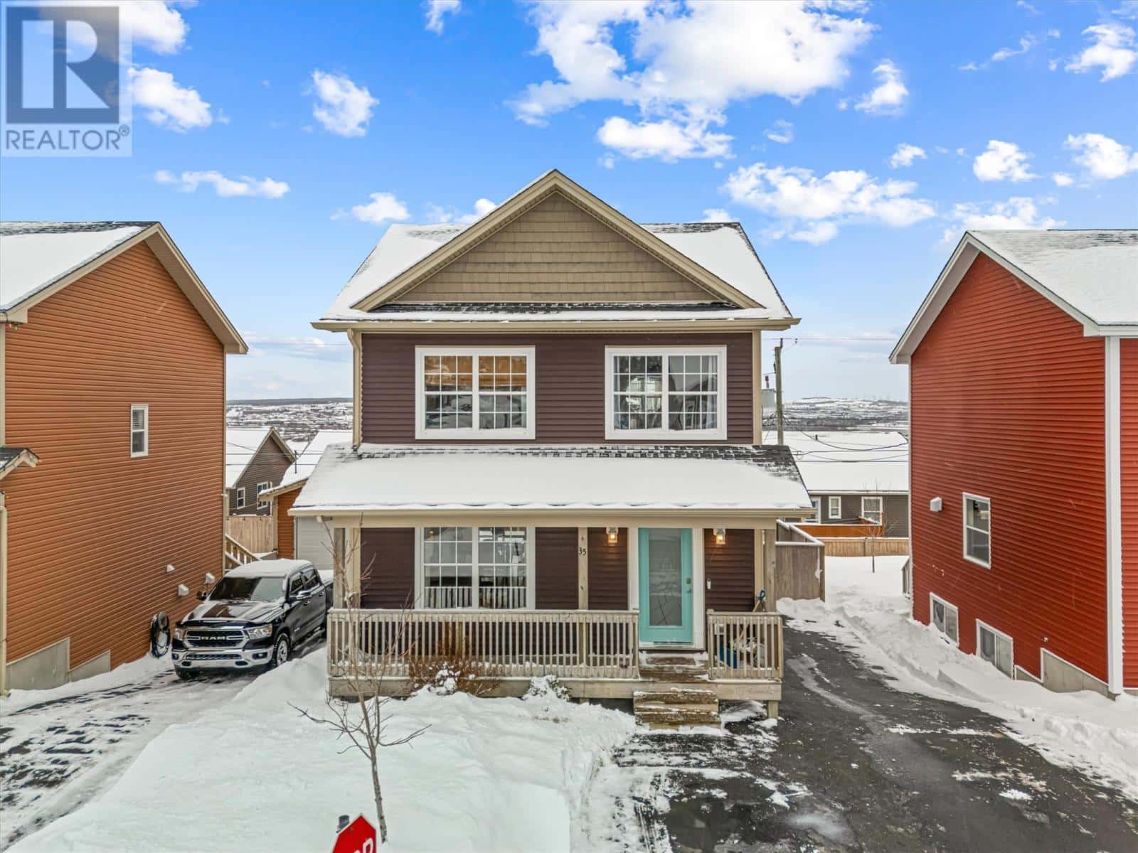 35 Lasalle Drive — Mount Pearl, Newfoundland & Labrador - Photo 2 of 39