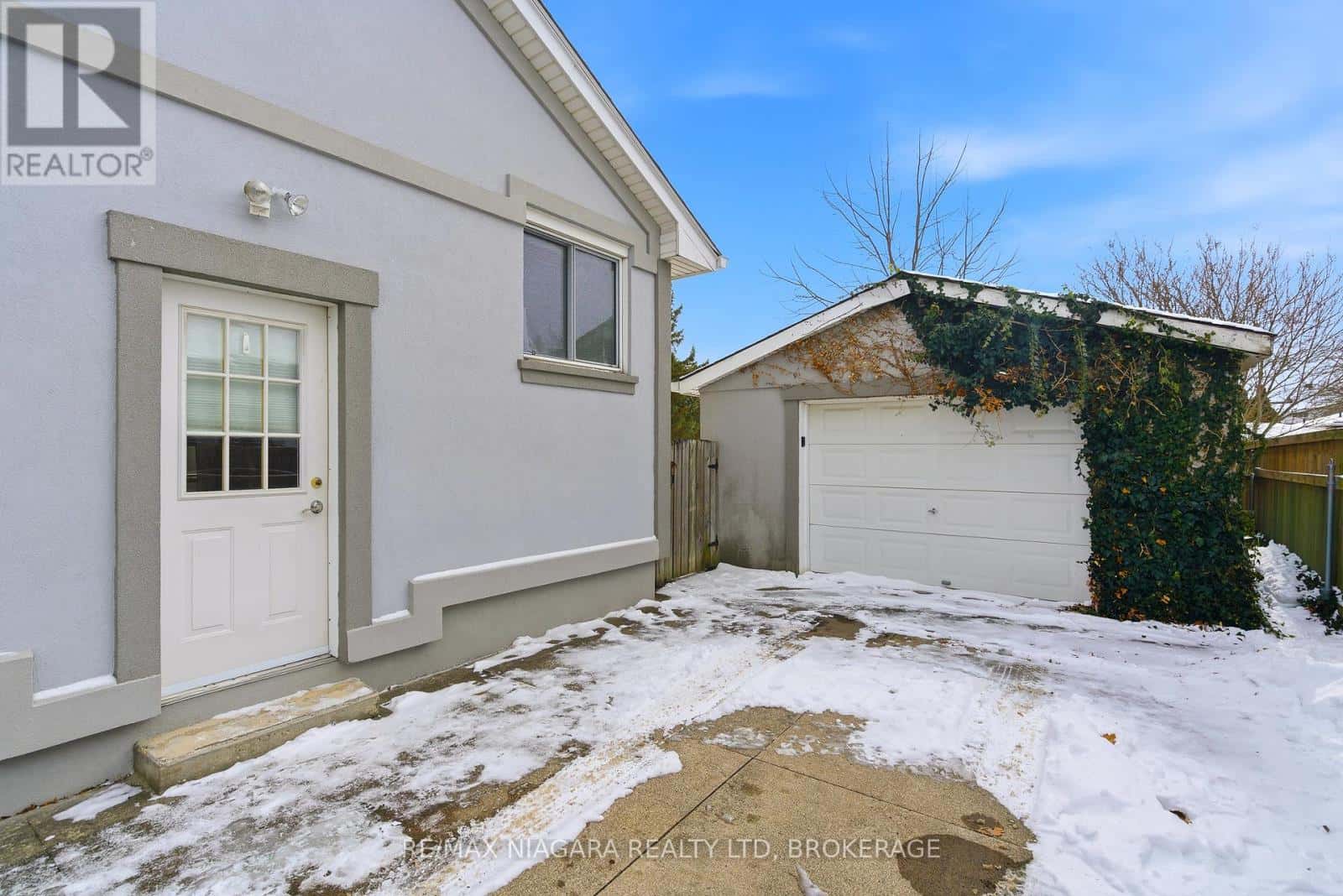 Niagara Falls (Church's Lane) — Niagara Falls (Church's Lane) - Photo 4 of 38