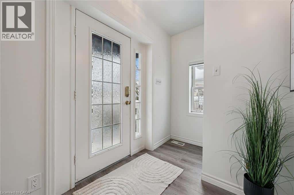 56 JOHN Street W — Waterloo, Ontario - Photo 4 of 40