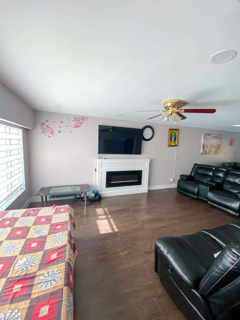 9864 128 STREET — Surrey, British Columbia - Photo 3 of 26