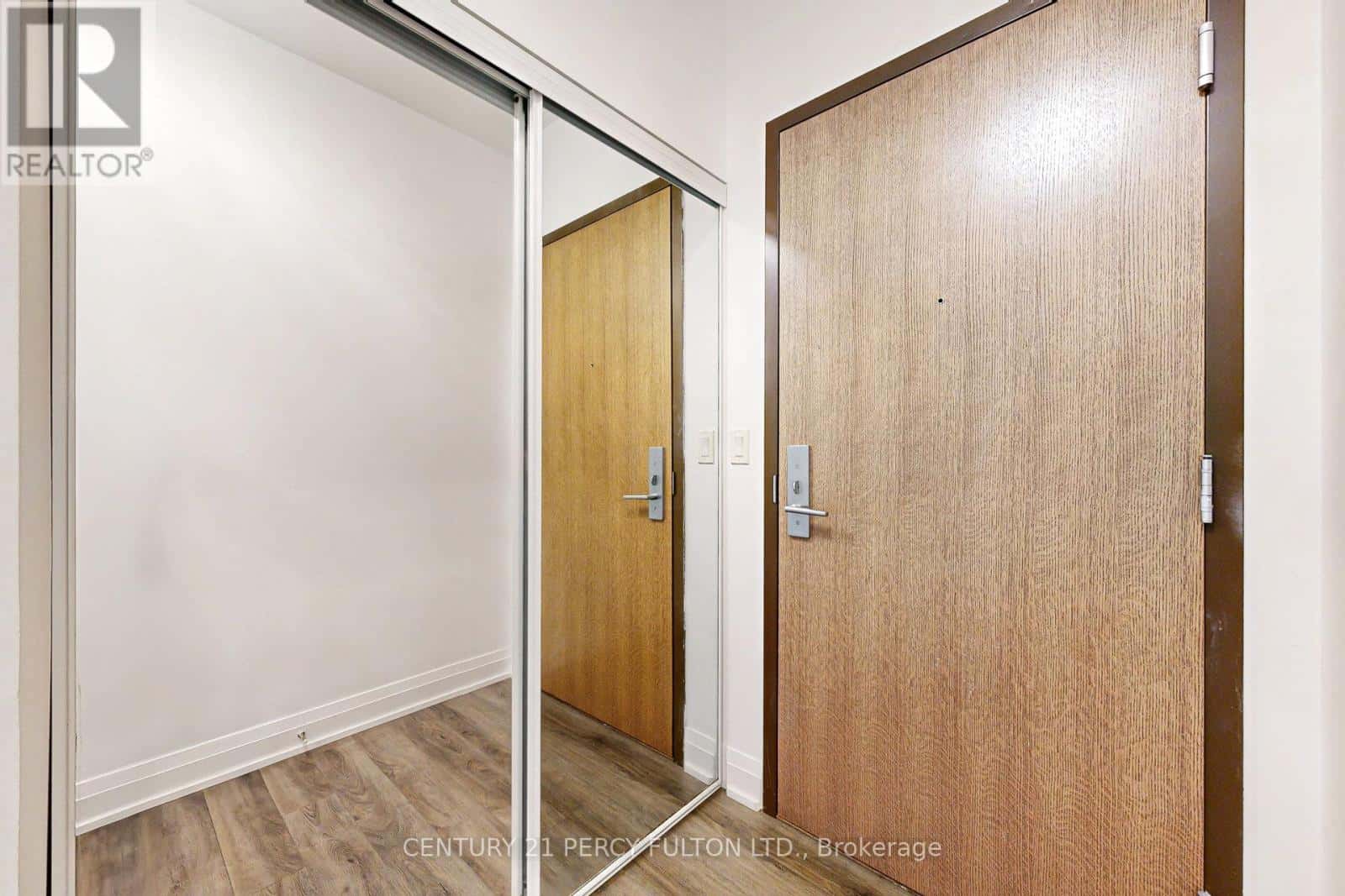 308 - 56 FOREST MANOR ROAD — Toronto (Henry Farm), Ontario - Photo 4 of 39