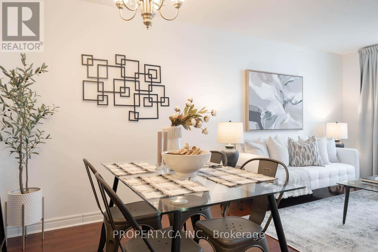 2803 - 18 PARKVIEW AVENUE — Toronto (Willowdale East), Ontario - Photo 3 of 10