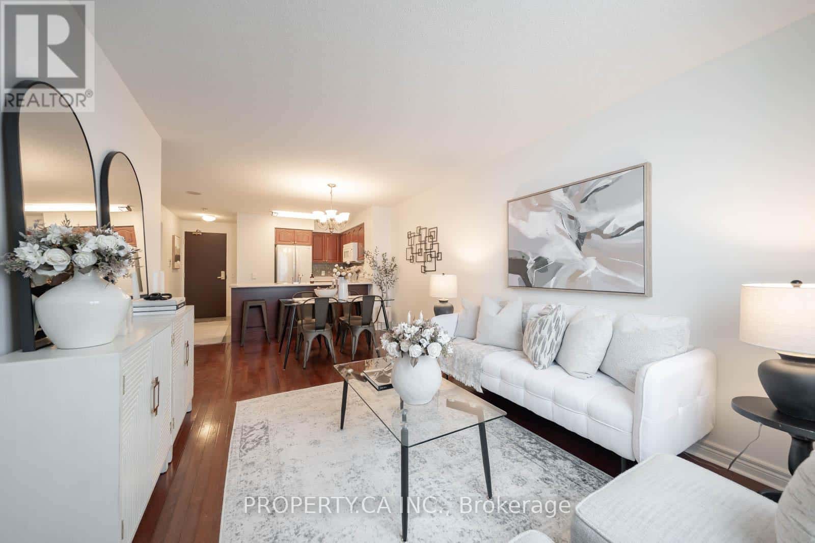 2803 - 18 PARKVIEW AVENUE — Toronto (Willowdale East), Ontario - Photo 4 of 10