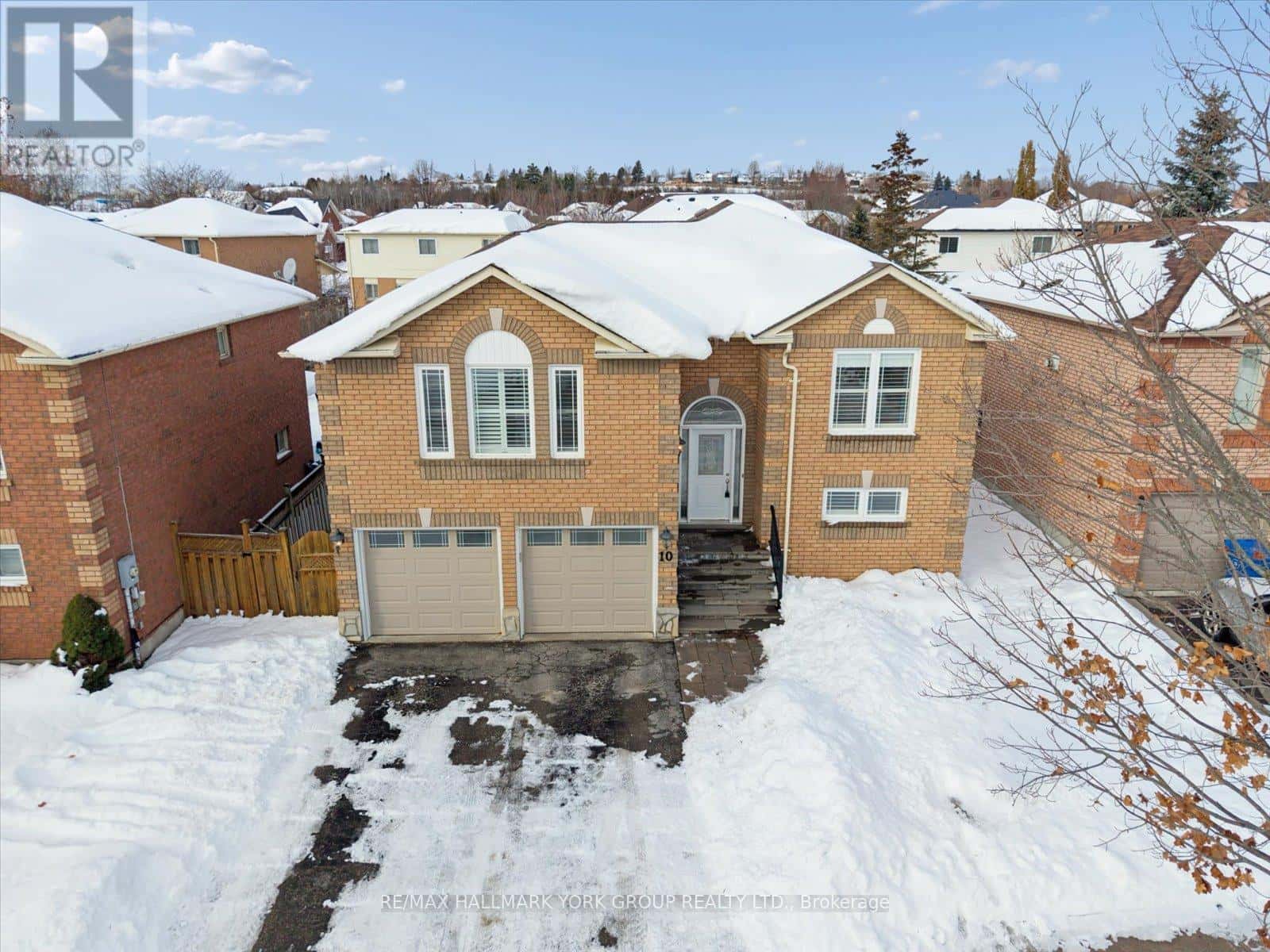 10 MARGARET PLACE — Georgina (Keswick North), Ontario - Photo 2 of 47