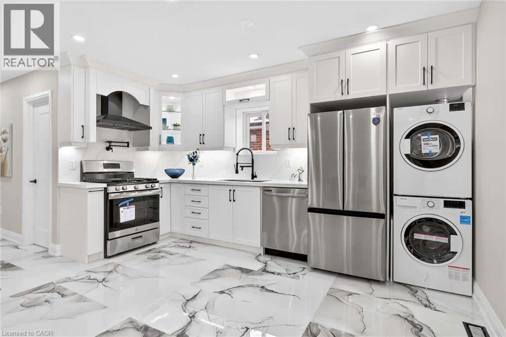 150 BRUCEDALE Avenue E — Hamilton, Ontario - Photo 4 of 50