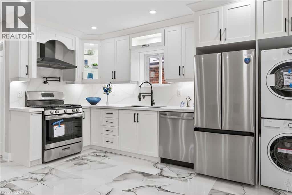 150 BRUCEDALE Avenue E — Hamilton, Ontario - Photo 5 of 50