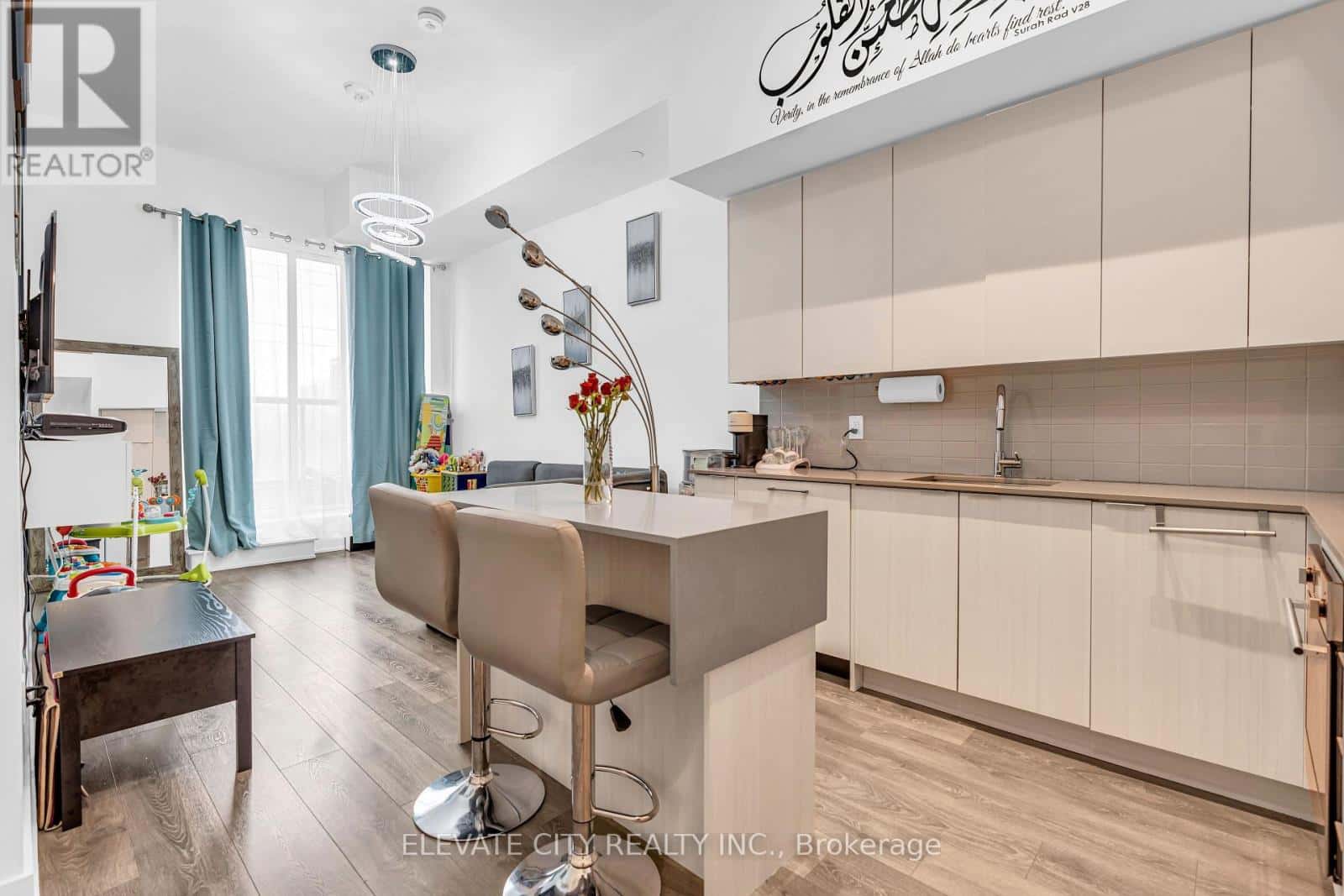 219 - 2489 TAUNTON ROAD — Oakville (RO River Oaks), Ontario - Photo 5 of 35