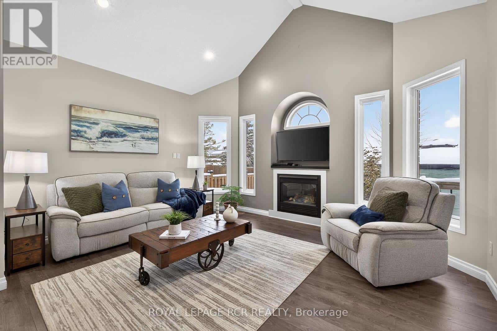 35 HUNTER ROAD — Orangeville, Ontario - Photo 3 of 24