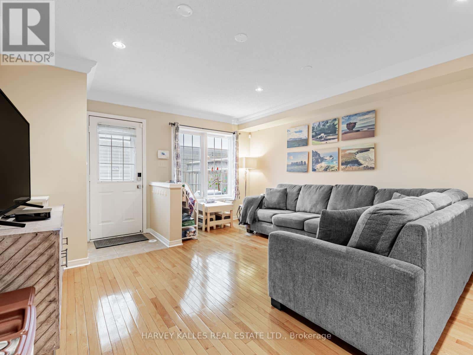 983 ROSELAWN AVENUE — Toronto (Briar Hill-Belgravia), Ontario - Photo 4 of 32