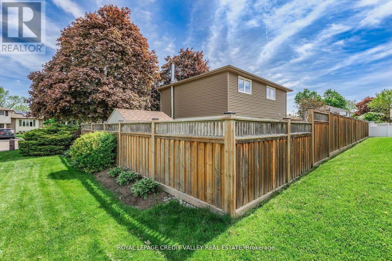 36 LOCKTON CRESCENT — Brampton (Brampton East), Ontario - Photo 4 of 42