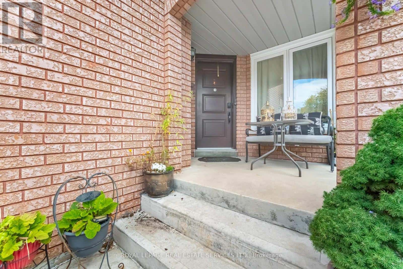 52 WILDBERRY CRESCENT — Brampton (Sandringham-Wellington), Ontario - Photo 2 of 50