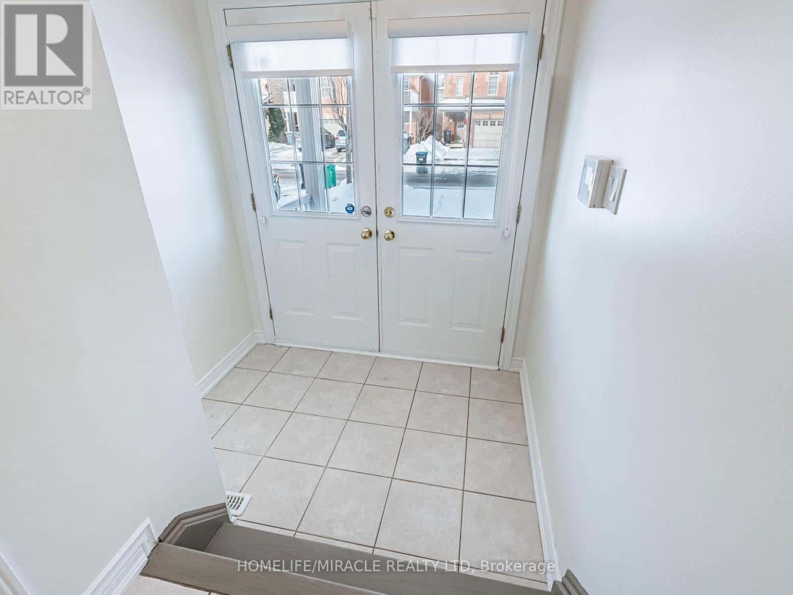 1130 HICKORY HOLLOW GLEN — Mississauga (Meadowvale Village), Ontario - Photo 4 of 50