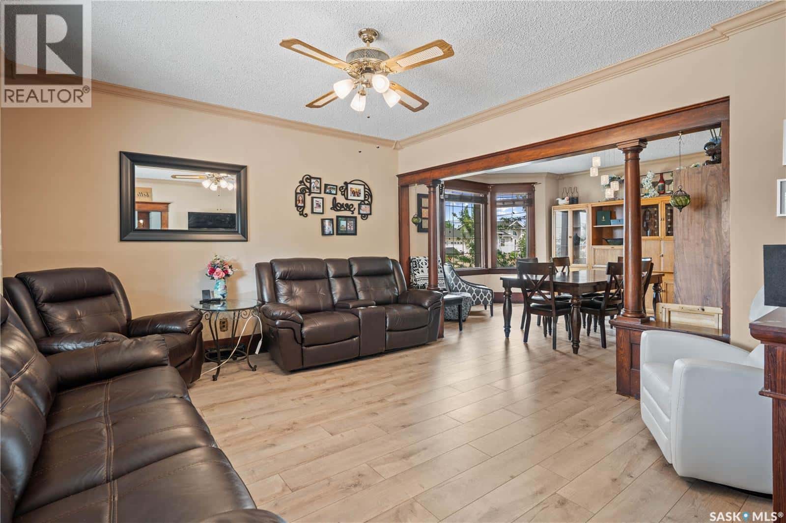 205 5th AVENUE E — Gravelbourg, Saskatchewan - Photo 5 of 50