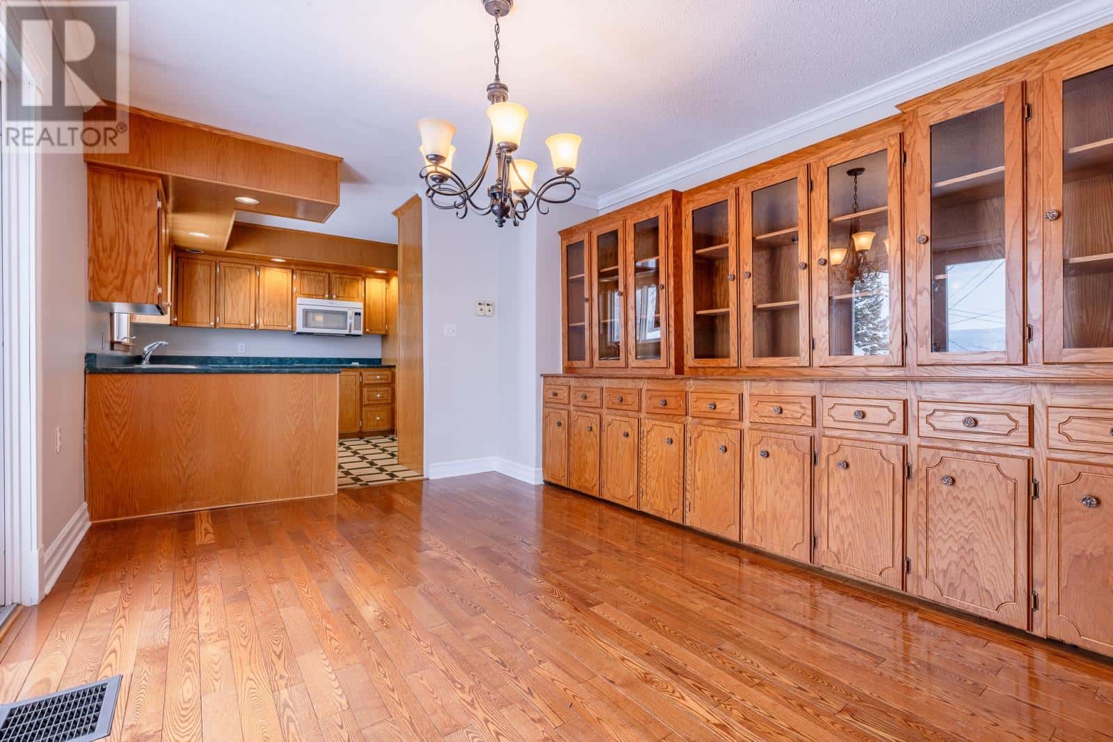 13 A Musseaus Avenue — Corner Brook, Newfoundland & Labrador - Photo 3 of 14