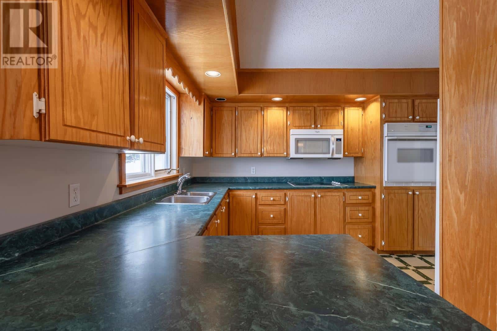 13 A Musseaus Avenue — Corner Brook, Newfoundland & Labrador - Photo 4 of 14