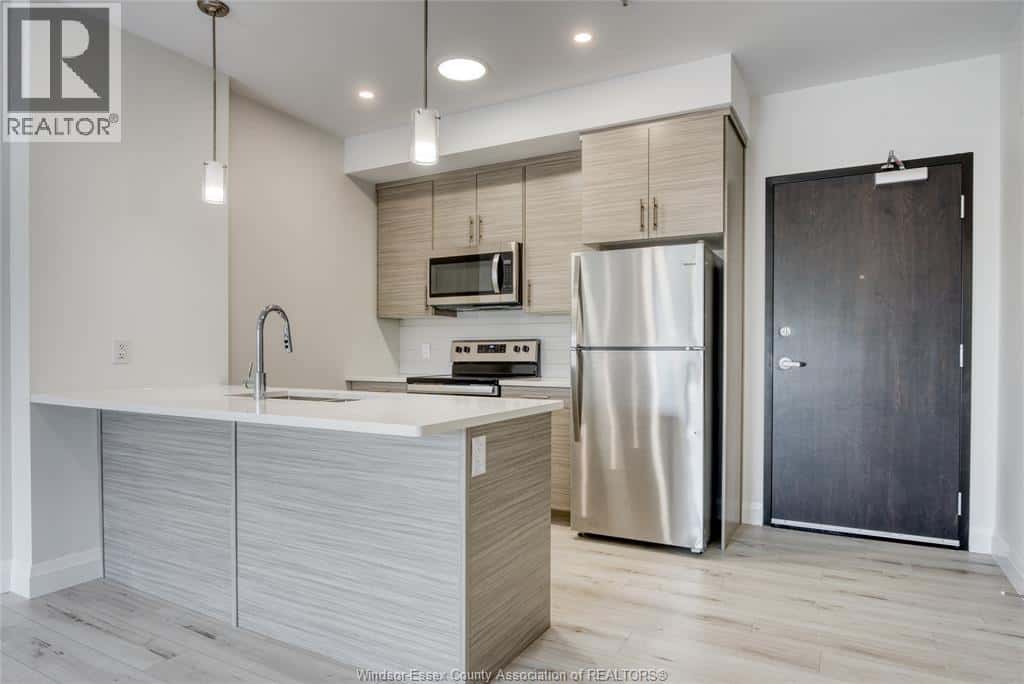 4785 WALKER ROAD Unit# 301 — Windsor, Ontario - Photo 4 of 12