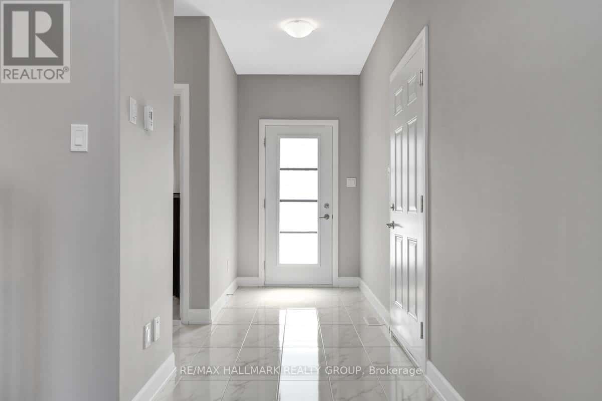 609 MISTY STREET — Russell, Ontario - Photo 3 of 41