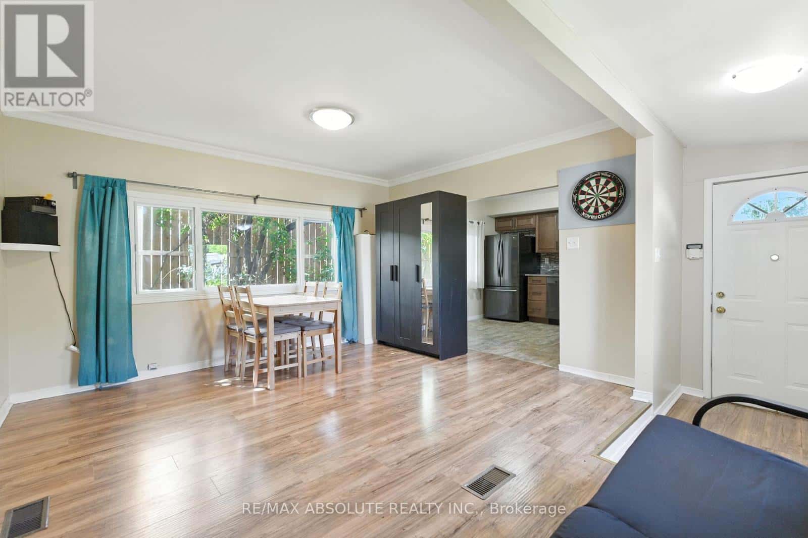 21 BONNER STREET — Ottawa, Ontario - Photo 3 of 19