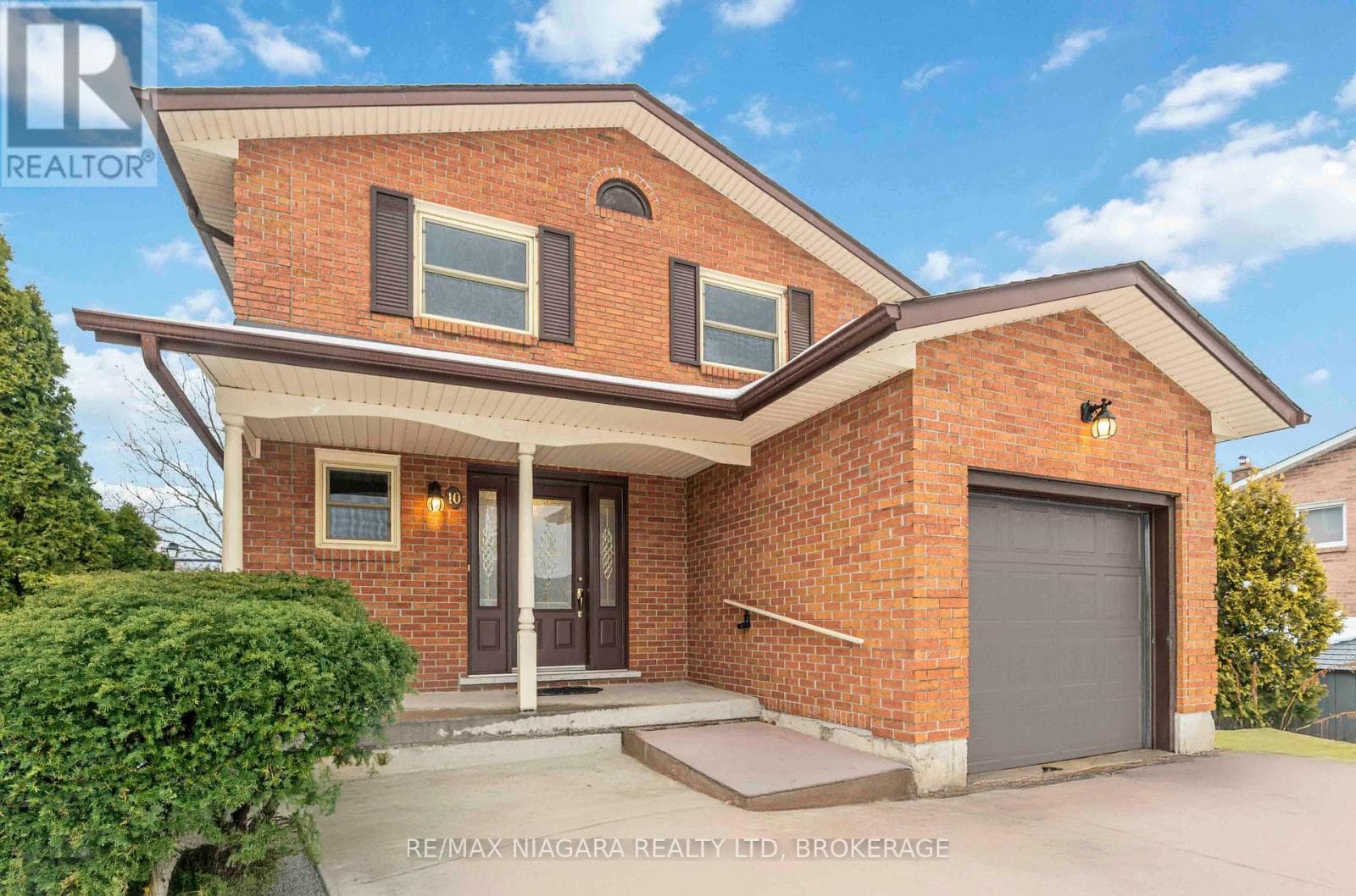 10 DONEGEL PLACE — Hamilton (Bruleville), Ontario - Main photo