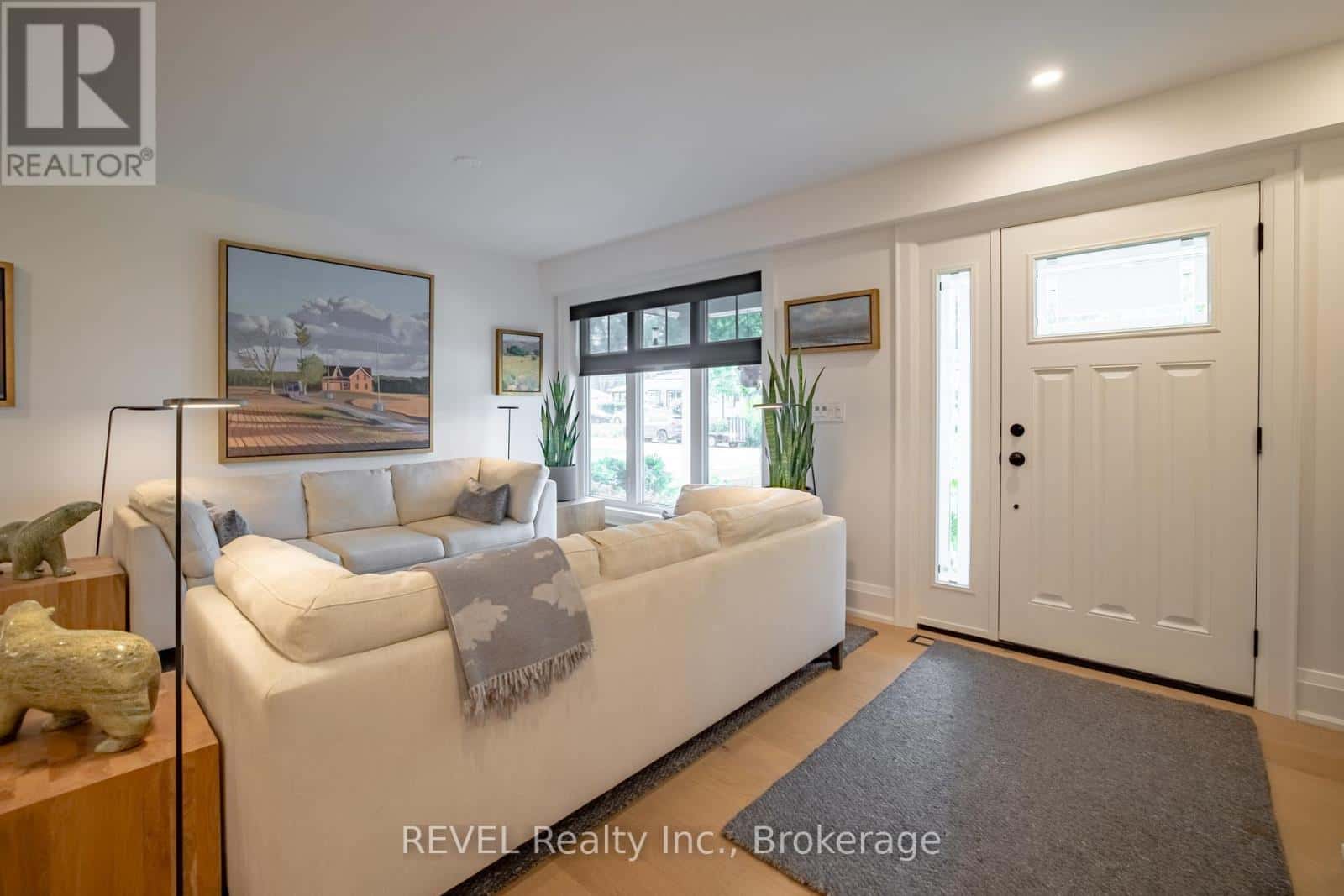 74 MONTGOMERY ROAD — Welland (N. Welland), Ontario - Photo 4 of 50