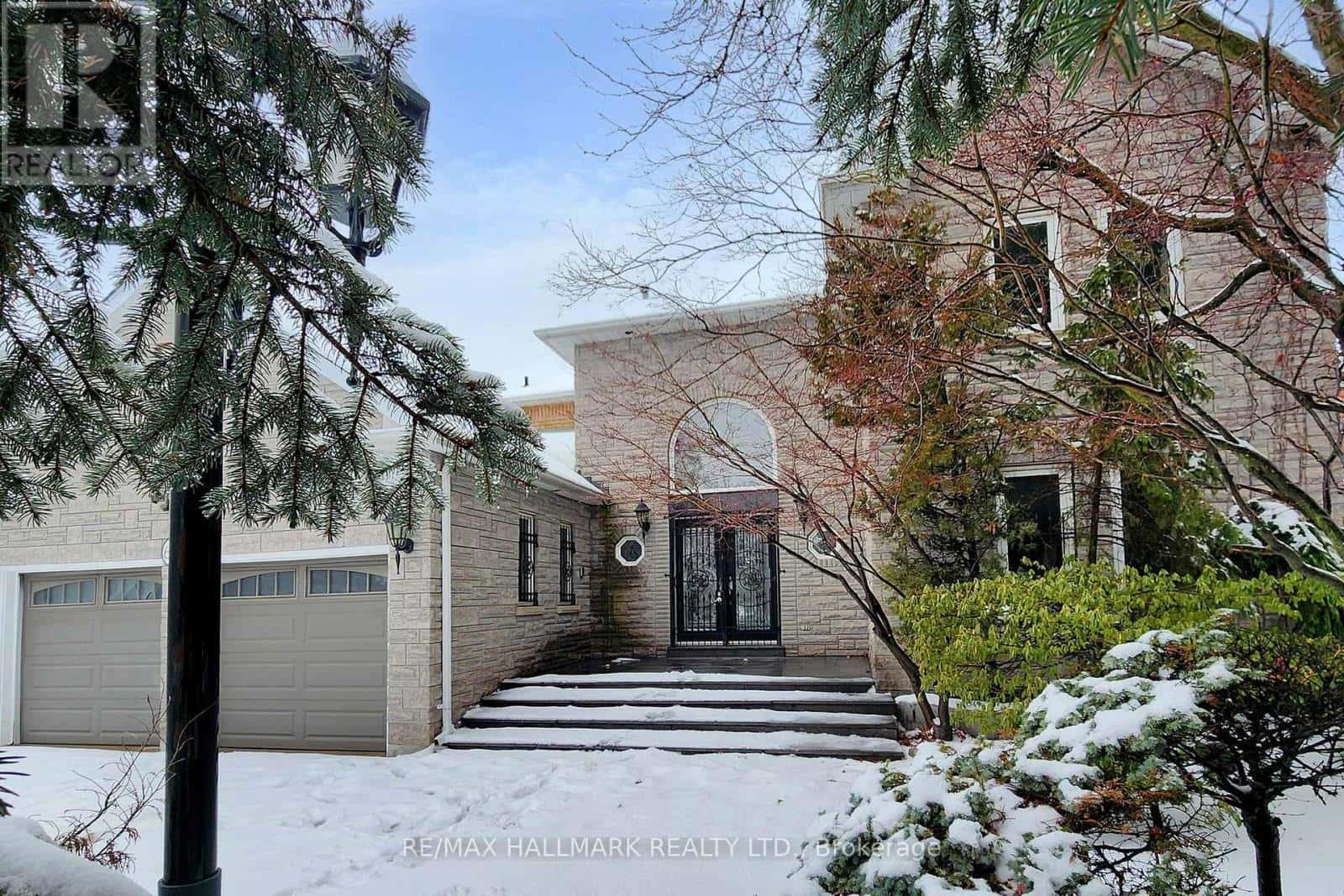 61 GLENAYR ROAD — Richmond Hill (Bayview Hill), Ontario - Photo 2 of 45