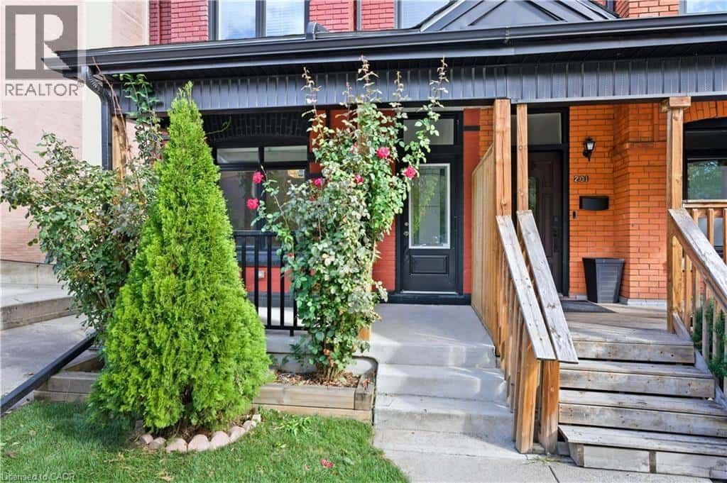 199 JACKSON Street E — Hamilton, Ontario - Photo 2 of 41