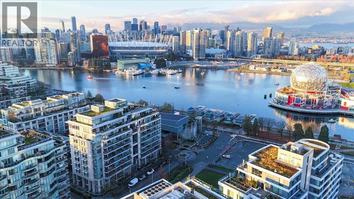 404 1633 ONTARIO STREET — Vancouver, British Columbia - Photo 4 of 40