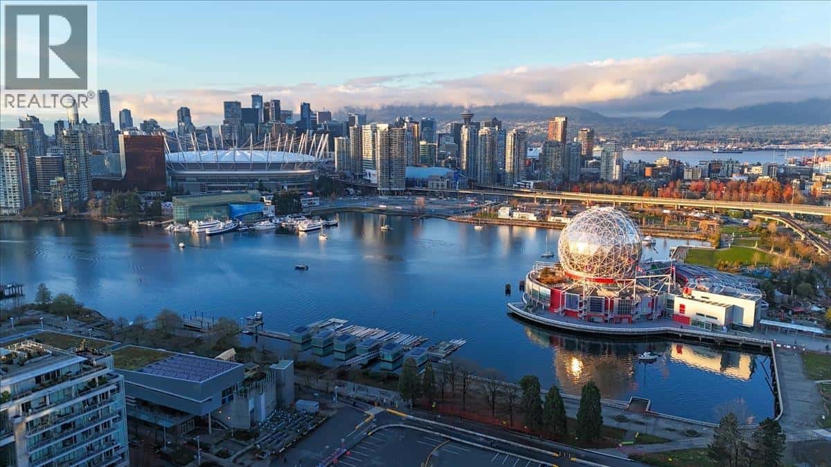 404 1633 ONTARIO STREET — Vancouver, British Columbia - Photo 5 of 40