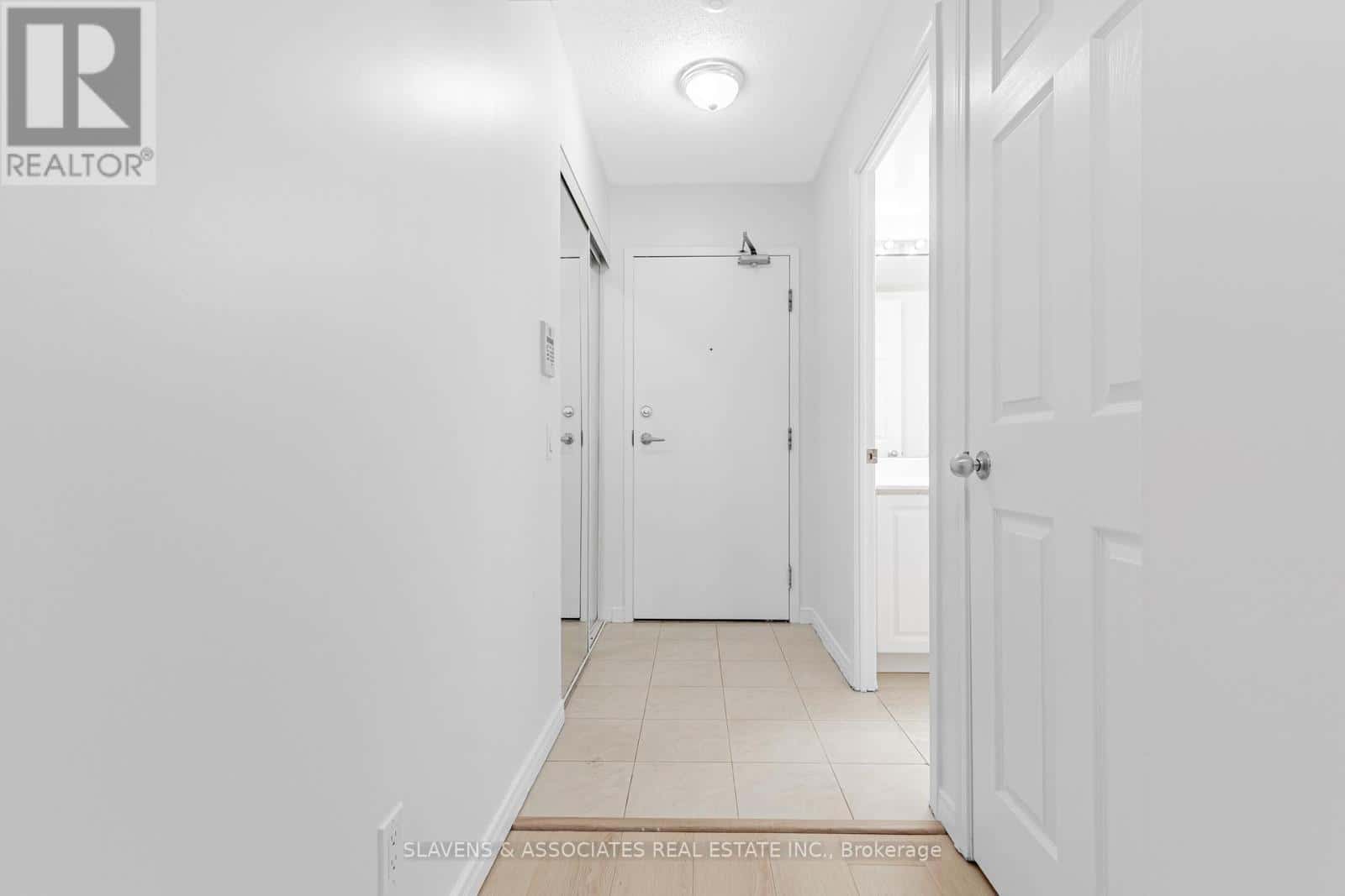 2306 - 30 HARRISON GARDEN BOULEVARD — Toronto (Willowdale East), Ontario - Photo 2 of 22