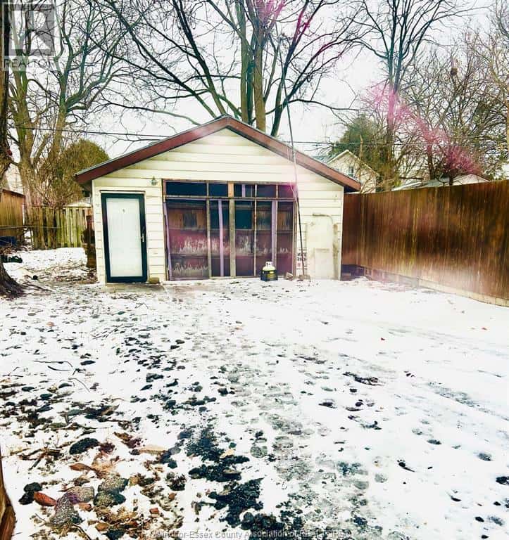 260 Forest St. — Chatham, Ontario - Photo 4 of 15