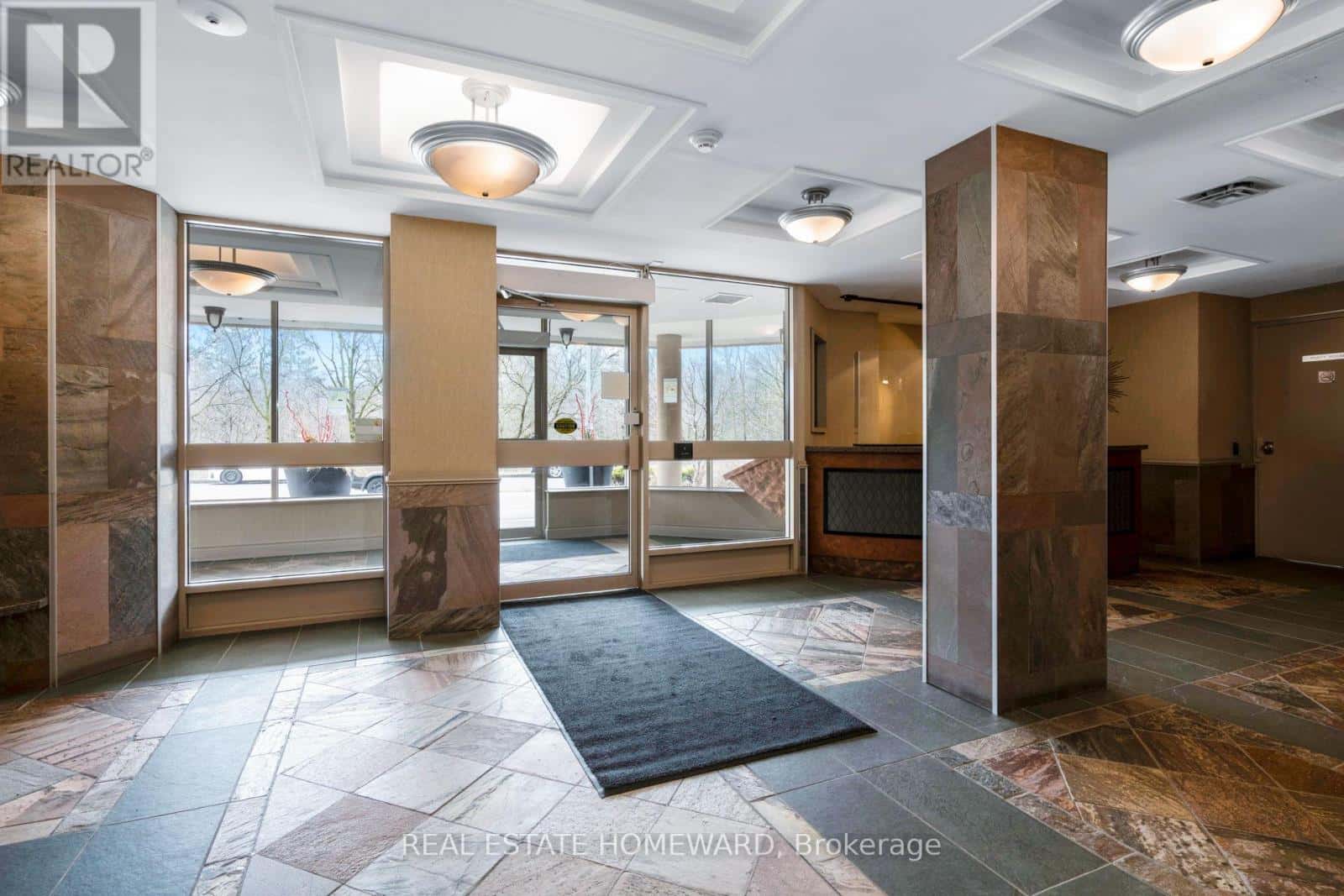 1002 - 4 PARK VISTA — Toronto (O'Connor-Parkview), Ontario - Photo 5 of 29