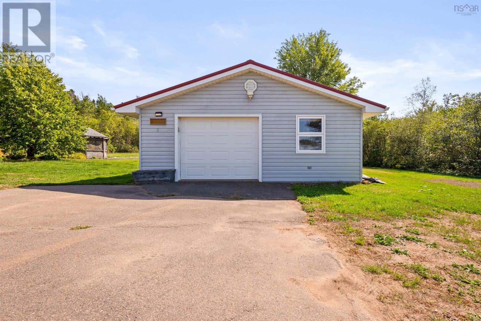 320 Main Street W — Stewiacke, Nova Scotia - Photo 5 of 40