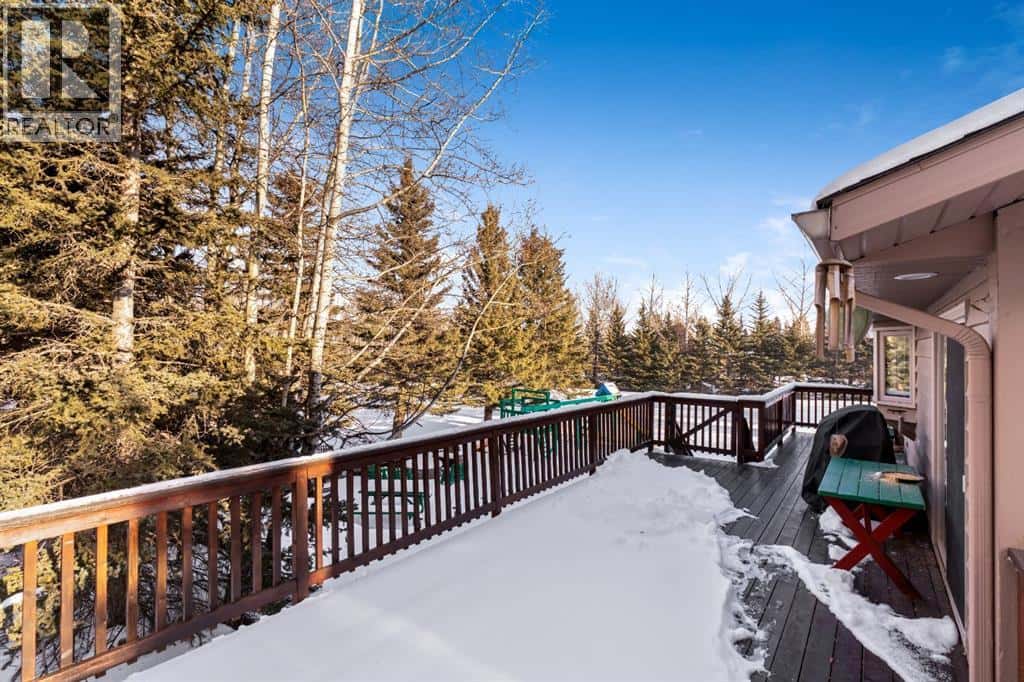 24 Mountain View Park — Bragg Creek, Alberta - Photo 3 of 35