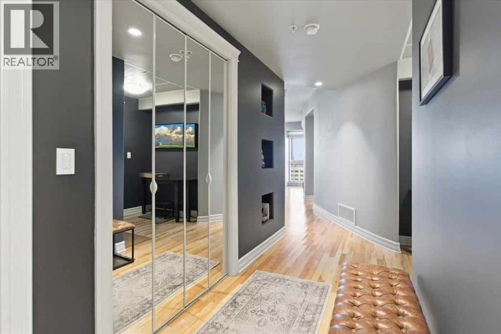 1805, 836 15 Avenue SW — Calgary, Alberta - Photo 3 of 49