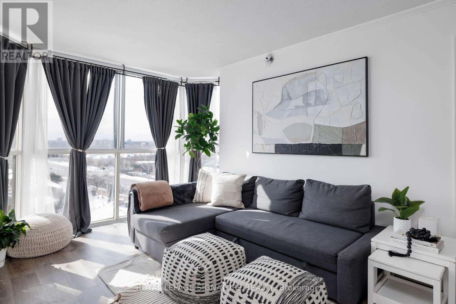 909 - 880 DUNDAS STREET W — Mississauga (Erindale), Ontario - Photo 3 of 25