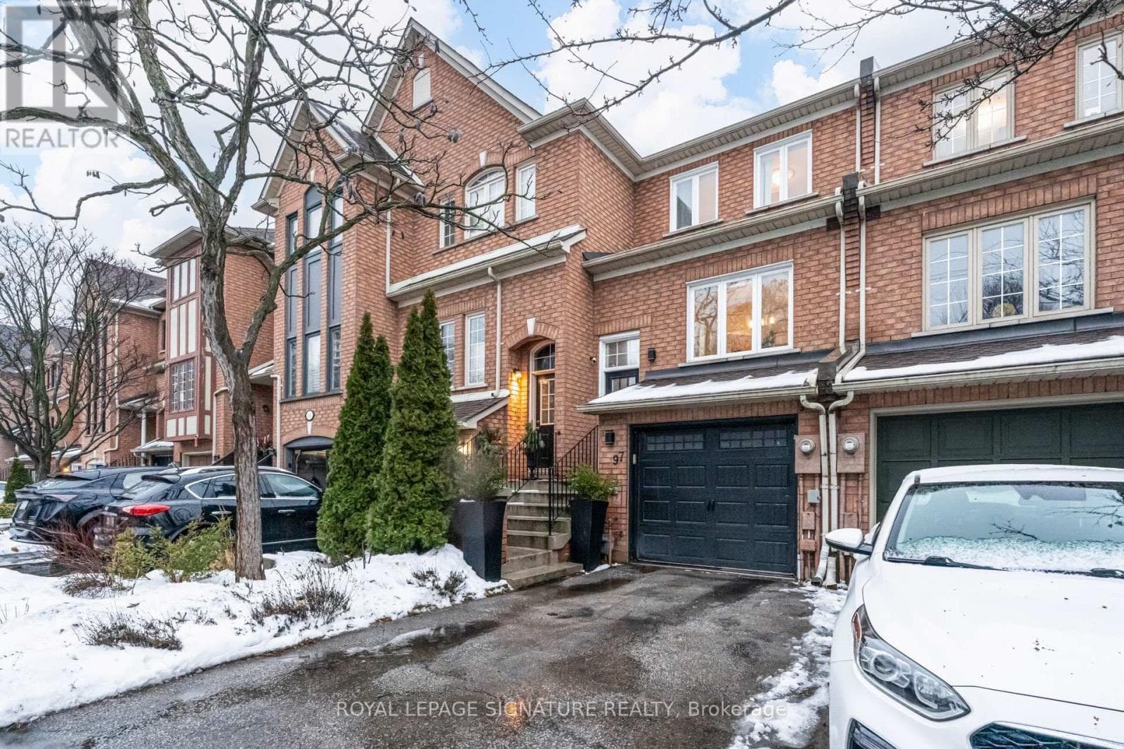 97 HARBOURVIEW CRESCENT — Toronto (Mimico), Ontario - Main photo