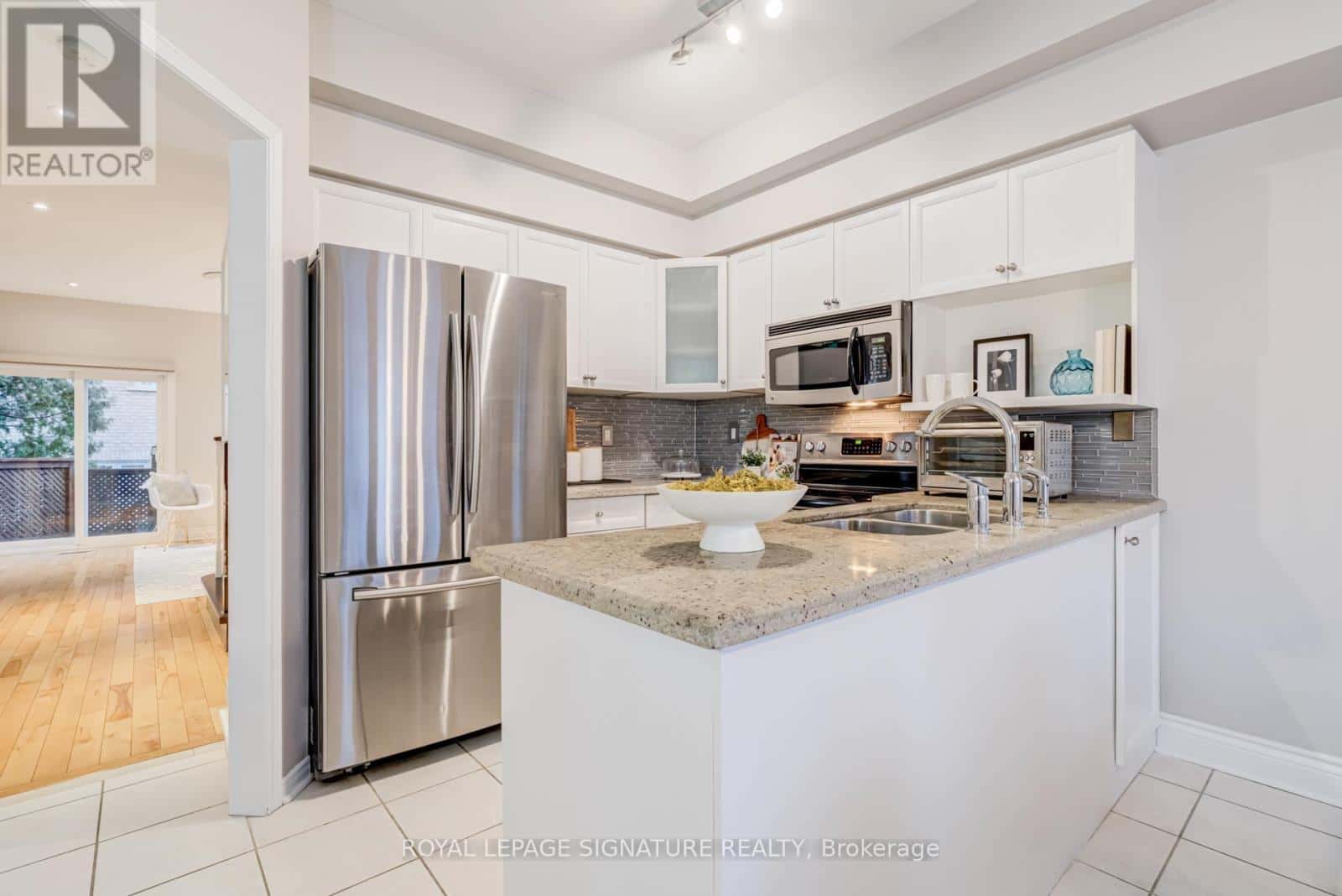 97 HARBOURVIEW CRESCENT — Toronto (Mimico), Ontario - Photo 5 of 32