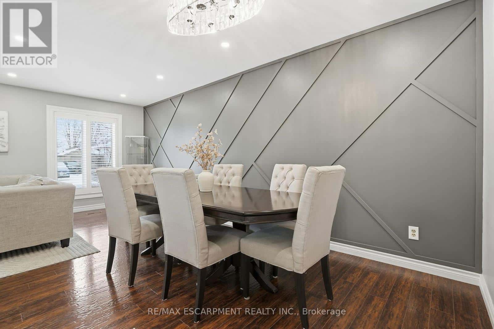 95 CHILTON DRIVE — Hamilton (Stoney Creek Mountain), Ontario - Photo 4 of 24