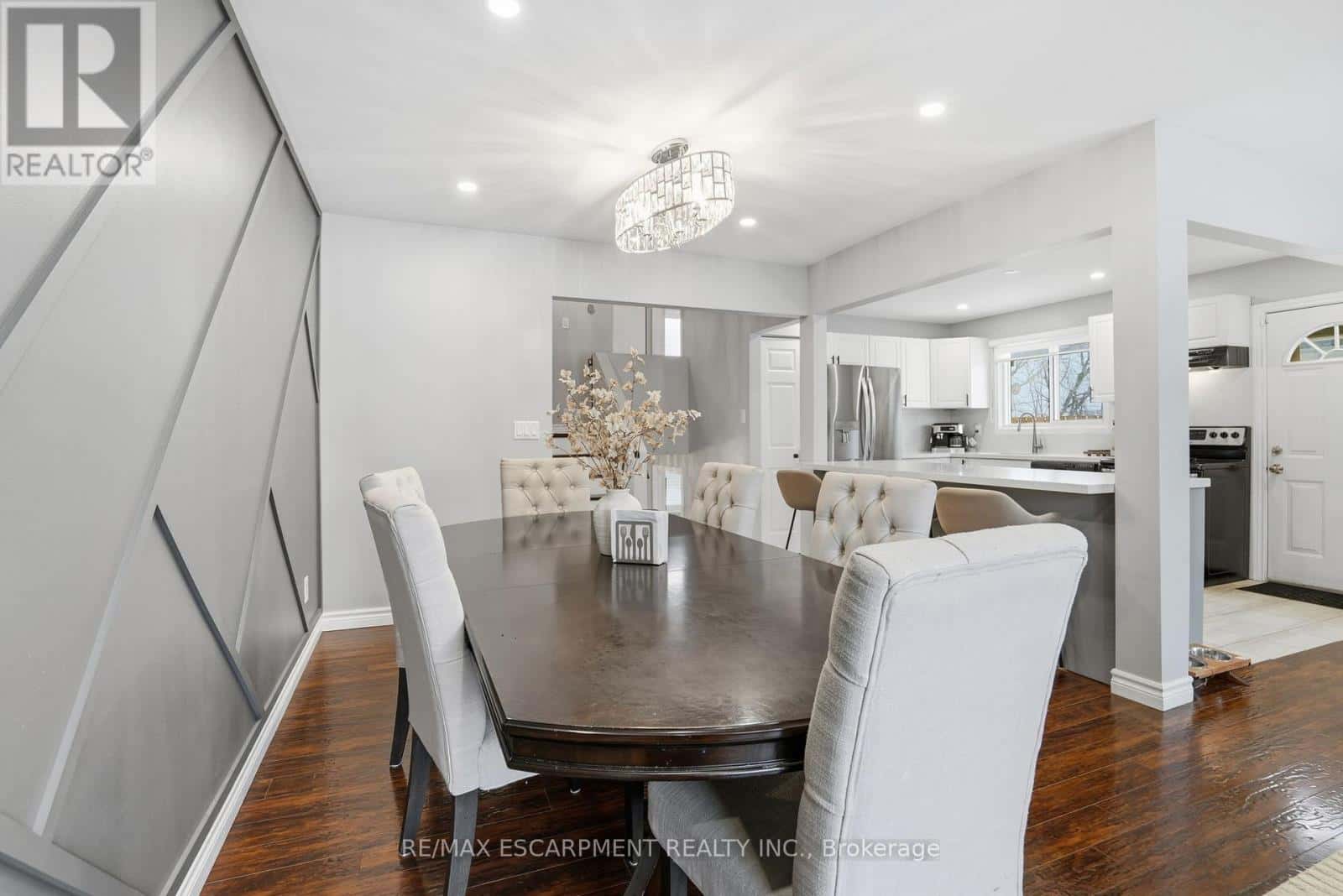 95 CHILTON DRIVE — Hamilton (Stoney Creek Mountain), Ontario - Photo 5 of 24