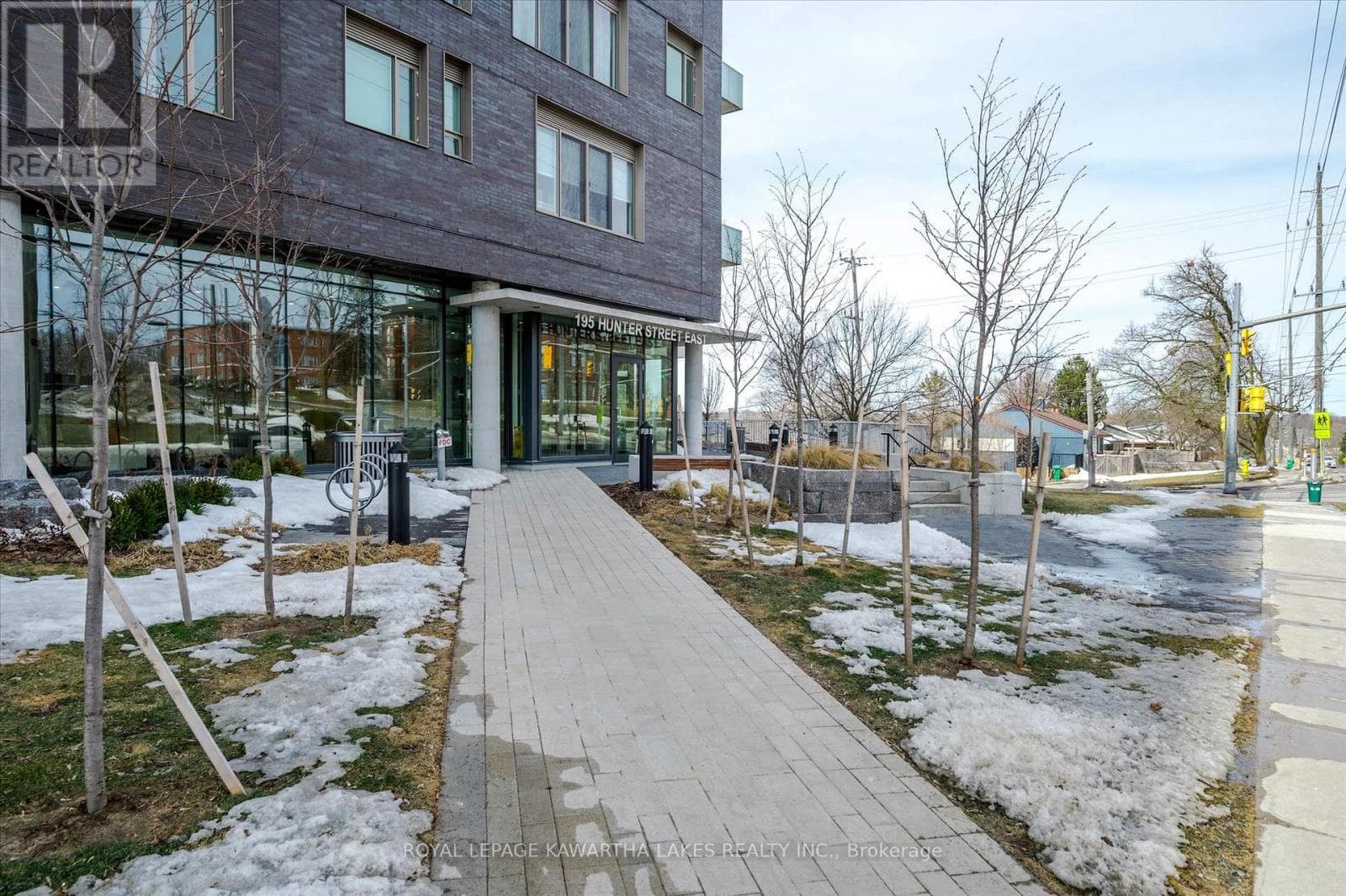 404 - 195 HUNTER STREET E — Peterborough (Ashburnham Ward 4), Ontario - Main photo