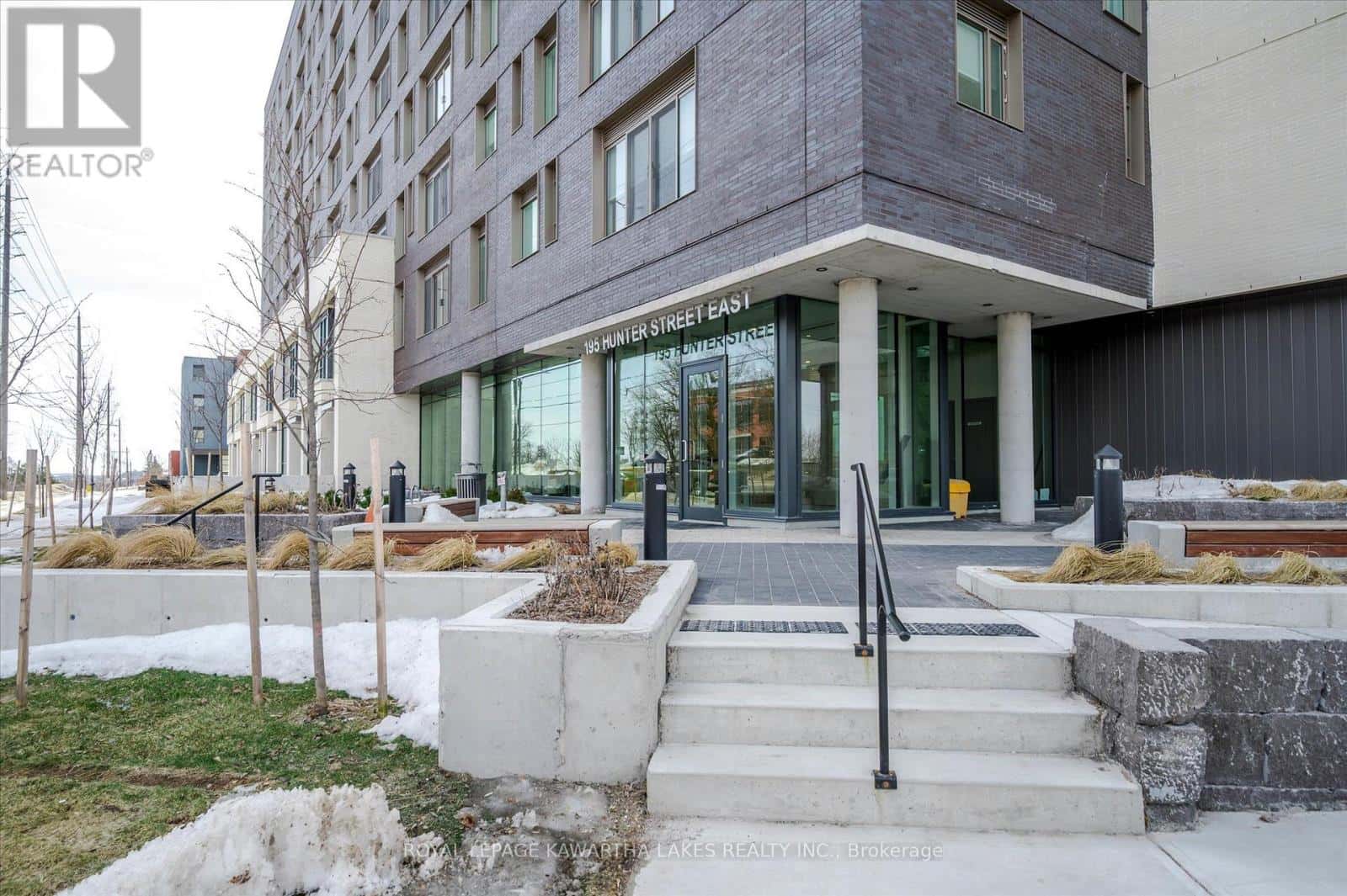 404 - 195 HUNTER STREET E — Peterborough (Ashburnham Ward 4), Ontario - Photo 3 of 45