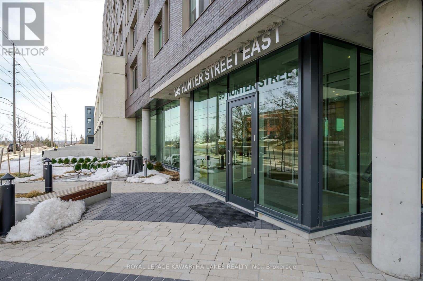 404 - 195 HUNTER STREET E — Peterborough (Ashburnham Ward 4), Ontario - Photo 4 of 45