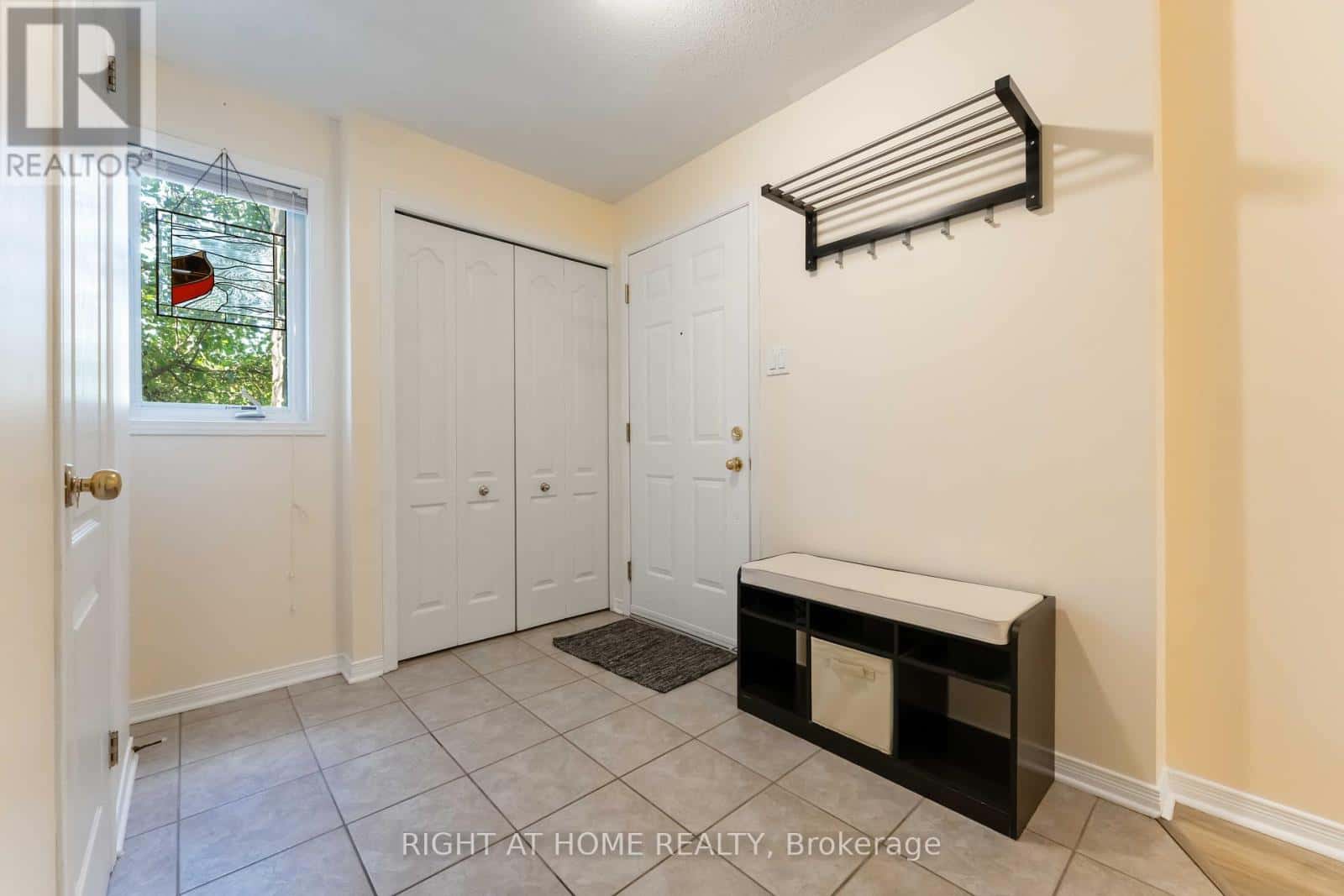 67 STRATHAVEN PRIVATE — Ottawa, Ontario - Photo 4 of 29