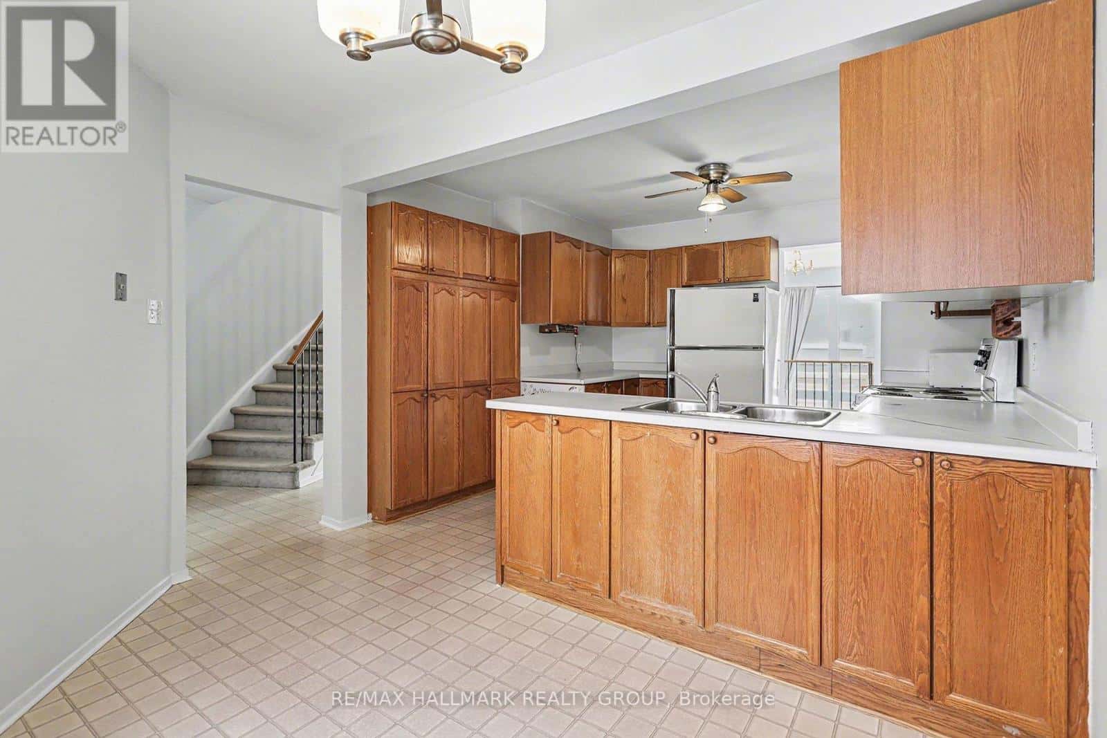 1970 WILDFLOWER DRIVE — Ottawa, Ontario - Photo 4 of 29