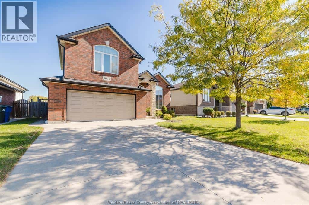 3068 TROUP CRESCENT — Windsor, Ontario - Photo 3 of 40