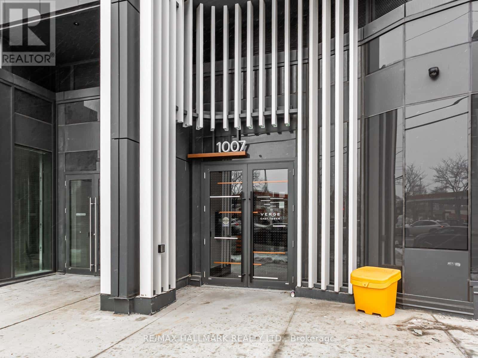 723 - 1007 THE QUEENSWAY — Toronto (Islington-City Centre West) - Photo 3 of 21