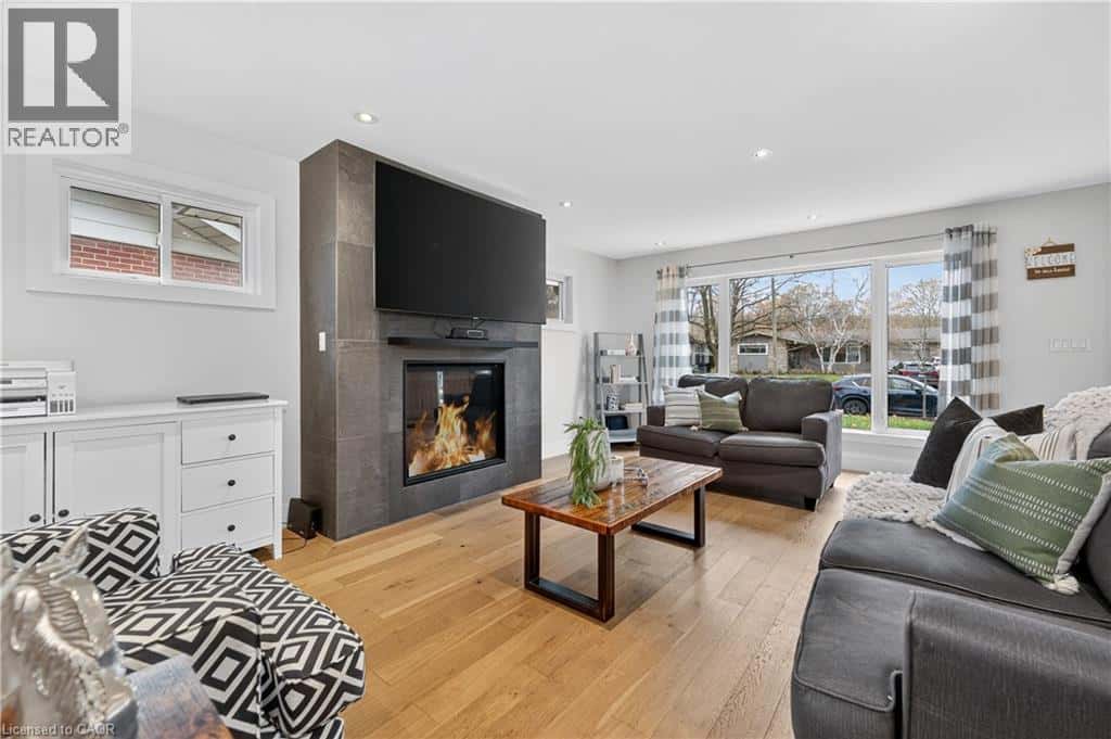 15 SWAN Drive — St. Catharines, Ontario - Photo 5 of 31